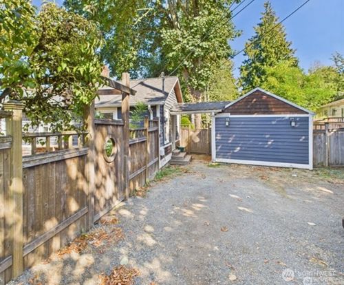 12026 Sand Point Way Ne, Seattle, WA, 98125-5839 | Card Image