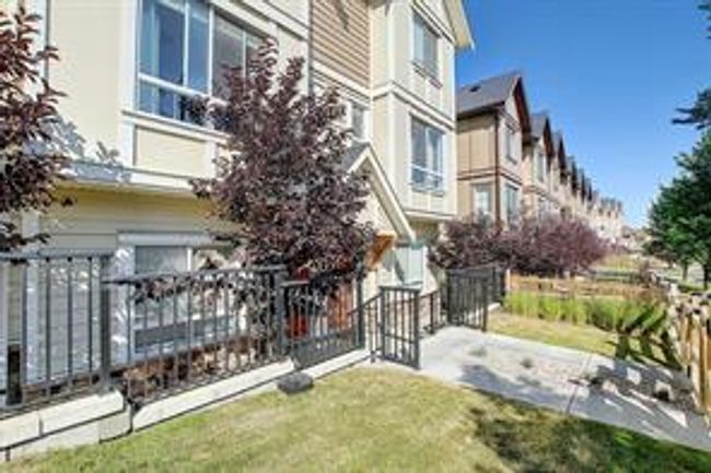 960 Sherwood Blvd Nw, Home with 3 bedrooms, 2 bathrooms and 2 parking in Calgary AB | Image 35