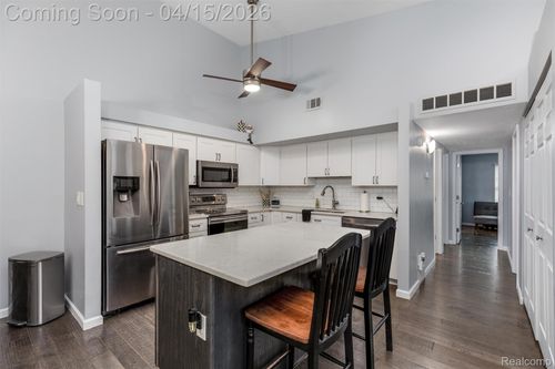 19567 Northridge Dr, Northville, MI, 48167-2913 | Card Image