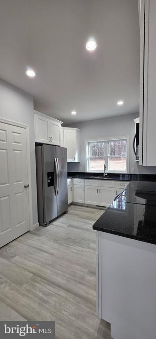 11604 Burton Ct, BUMPASS, VA, 23024-8897 | Card Image