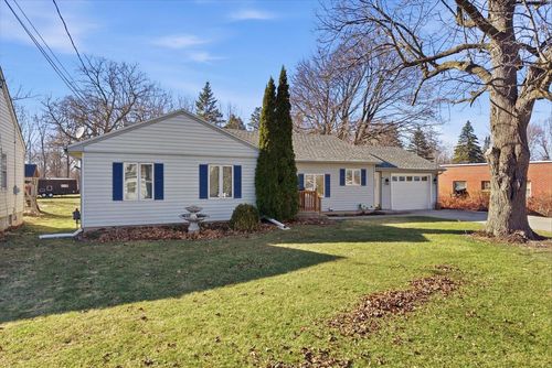 175 N Dries Street, Saukville, WI, 53080 | Card Image