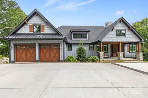 231 Tower Cir, Laurel Park, NC, 28739-7910 | Card Image