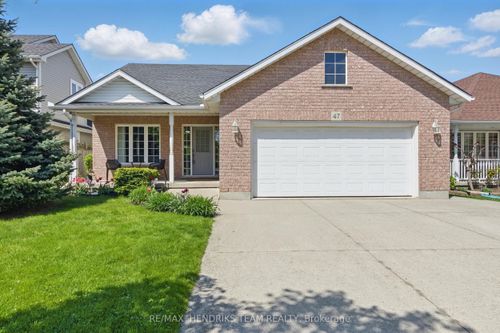 47 1st Street Louth, St. Catharines, ON, L2W | Card Image