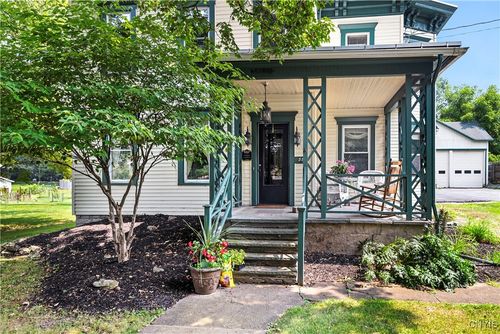 38 North St, Marcellus, NY, 13108-1042 | Card Image