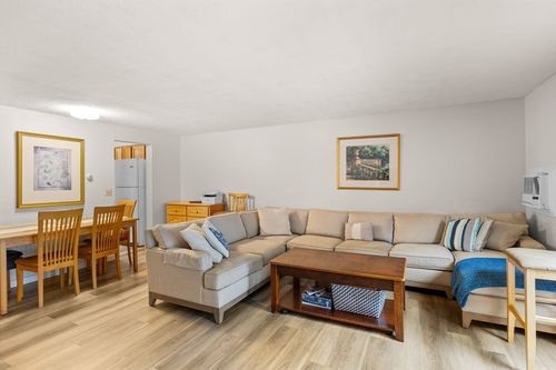32-aka-50a-32 Pine Valley Dr, Falmouth, MA, 02540-2923 | Card Image