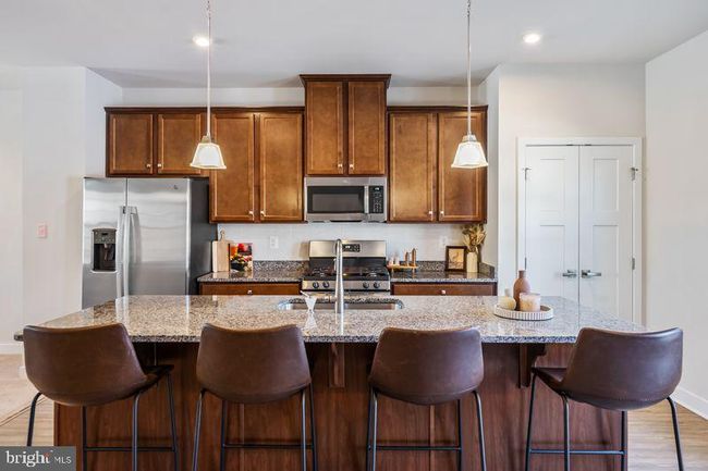 19807 Community Ter, Townhouse with 3 bedrooms, 3 bathrooms and null parking in MONTGOMERY VILLAGE MD | Image 10