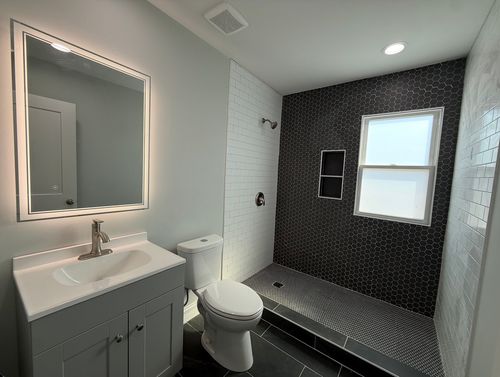 8631 S Constance Ave, Chicago, IL, 60617-2716 | Card Image