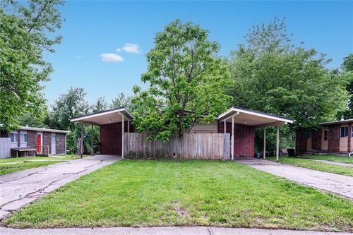 8436 Kessler St, Overland Park, KS, 66212-3570 | Card Image