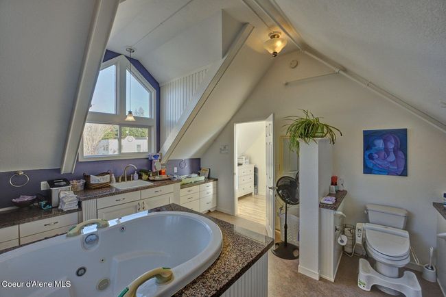 723 Pine St, House other with 2 bedrooms, 3 bathrooms and null parking in Sandpoint ID | Image 20
