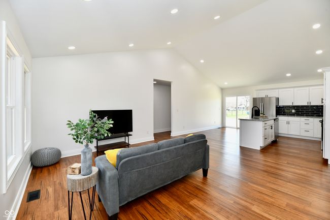 1018 N 18 Th St, House other with 3 bedrooms, 2 bathrooms and null parking in Elwood IN | Image 4