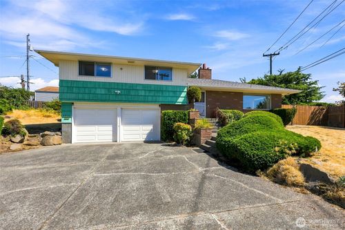 4910 19th Ave S, Seattle, WA, 98108-1931 | Card Image