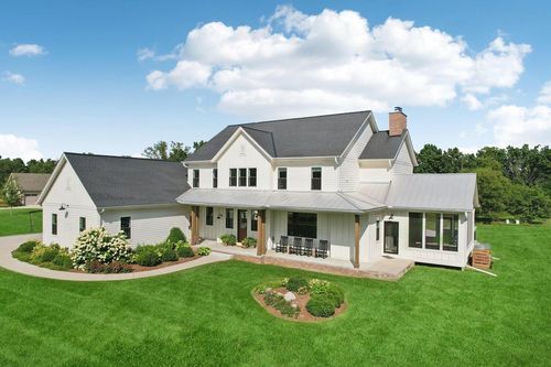 998 N Griffith Road, Summit, WI, 53066 | Card Image