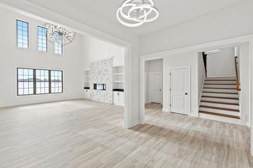 417 Weston Park, Lexington, KY, 40515-5725 | Card Image