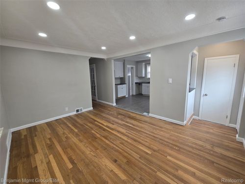1590 Mill St, Lincoln Park, MI, 48146-2359 | Card Image