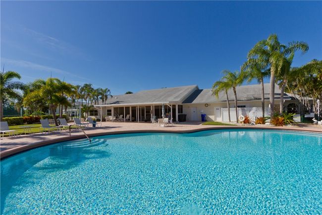 APT-204 - 540 Grove Isle Cir, House attached with 2 bedrooms, 2 bathrooms and null parking in Vero Beach FL | Image 28