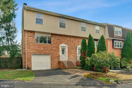 28 Featherbed Ct, Lawrenceville, NJ, 08648-2046 | Card Image