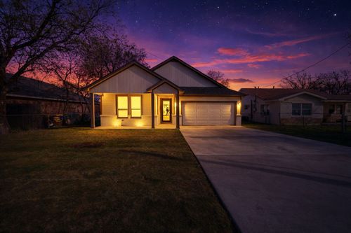 7712 Colton Dr, White Settlement, TX, 76108-3222 | Card Image