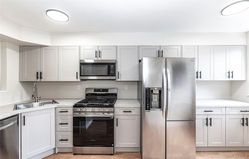2-126 N Route 303, Congers, NY, 10920-1744 | Card Image