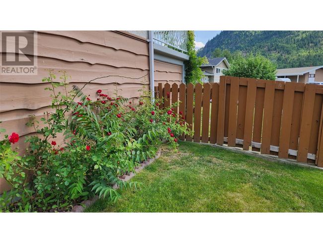 3900 Woodland Dr, House other with 3 bedrooms, 3 bathrooms and 3 parking in Trail BC | Image 35