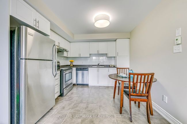 121 - 2891 Rio Crt, Condo with 2 bedrooms, 2 bathrooms and 1 parking in Mississauga ON | Image 7