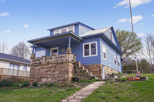 239 Railroad Ave, Manchester, KY, 40962-1013 | Card Image