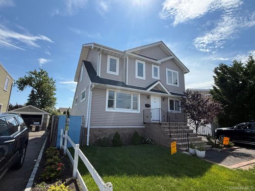46 Lincoln Pl, Massapequa, NY, 11758-7036 | Card Image