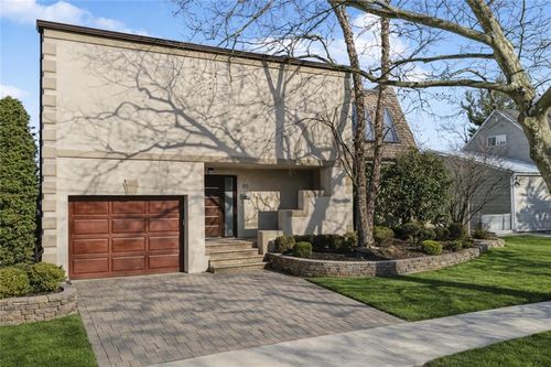 35 Hales Ave, Staten Island, NY, 10312-5501 | Card Image