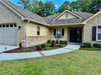 wide sidewalk entry | Image 2