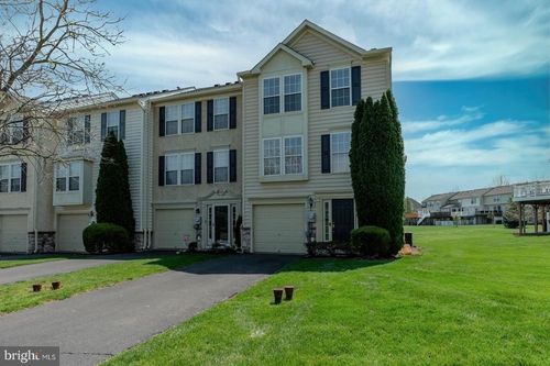 17 Dare Ln, POTTSTOWN, PA, 19465-6601 | Card Image