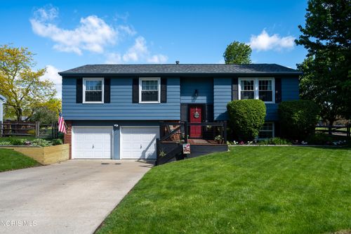 192 Birchcrest Dr, Perrysburg, OH, 43551-1803 | Card Image
