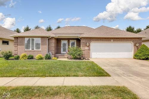 3702 N Station Dr, Columbus, IN, 47203-8325 | Card Image