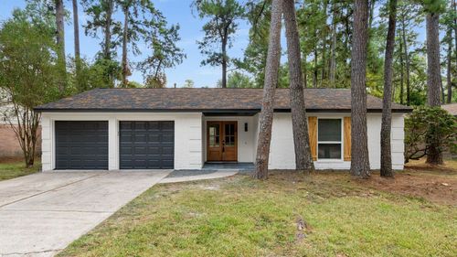 8 S Woodstock Circle Dr, The Woodlands, TX, 77381-3703 | Card Image