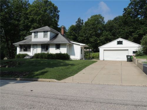 10791 Reservoir Dr, Mantua, OH, 44255-9402 | Card Image