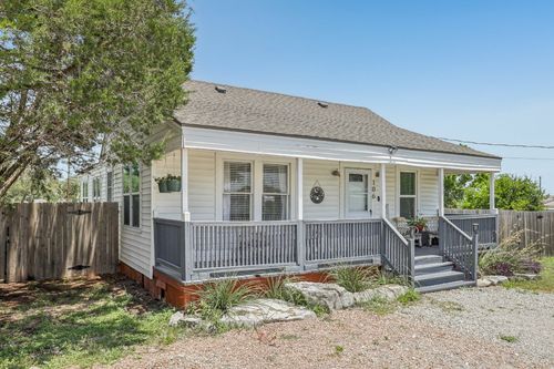 106 County Road 425, Spicewood, TX, 78669-8409 | Card Image