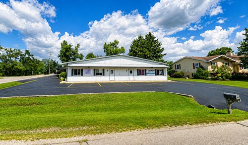 600 Country Ln, Twin Lakes, WI, 53181-9502 | Card Image