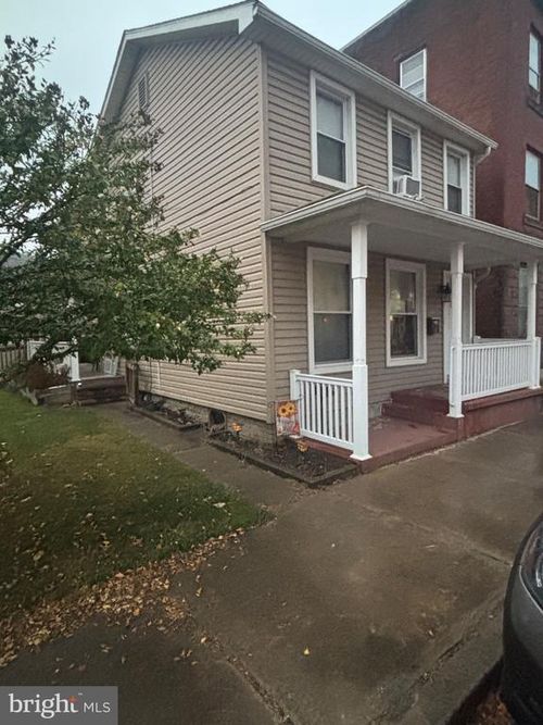 12 S 3rd St, NEWPORT, PA, 17074-1408 | Card Image