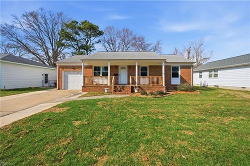 273 Exeter Rd, Newport News, VA, 23602-7352 | Card Image