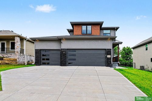 11605 Potter St, Omaha, NE, 68142-1531 | Card Image