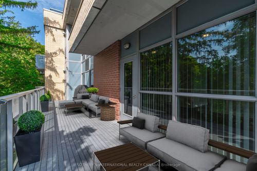 302-8302 Islington Ave, Woodbridge, ON, L4L0E6 | Card Image