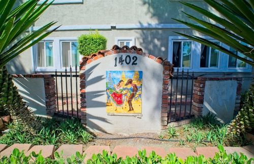 1402 Minnie St, Santa Ana, CA, 92707-2051 | Card Image