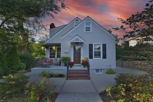 upper-32 Franklin Avenue, Oyster Bay, NY, 11579 | Card Image