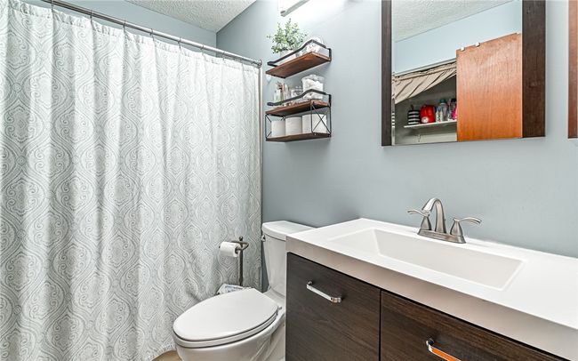 APT-1 - 250 Waverly Ave, Condo with 2 bedrooms, 2 bathrooms and null parking in West View PA | Image 15