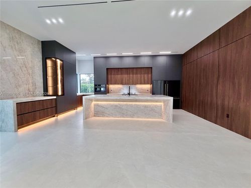 19880 Sw 134th Ave, Miami, FL, 33177-4108 | Card Image