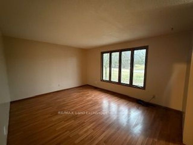 4019 Switzer Dr, House other with 4 bedrooms, 1 bathrooms and 4 parking in Glencoe ON | Image 5