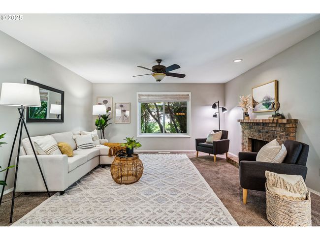 Family Room | Image 20