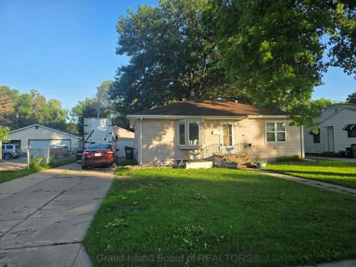 109 W 18th St, Grand Island, NE, 68801-2305 | Card Image
