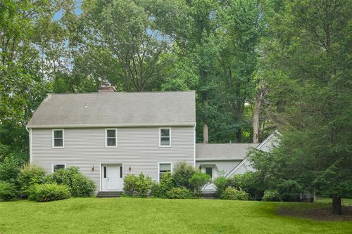 55 Deerfield Ln S, Pleasantville, NY, 10570-2508 | Card Image