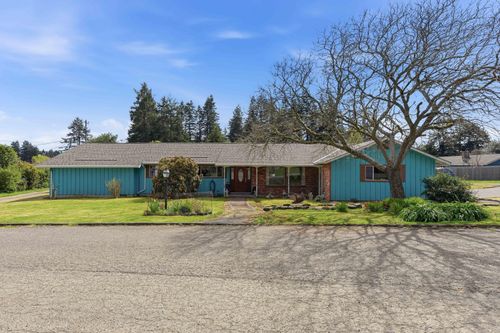 105 W 17th St, Coquille, OR, 97423-1080 | Card Image
