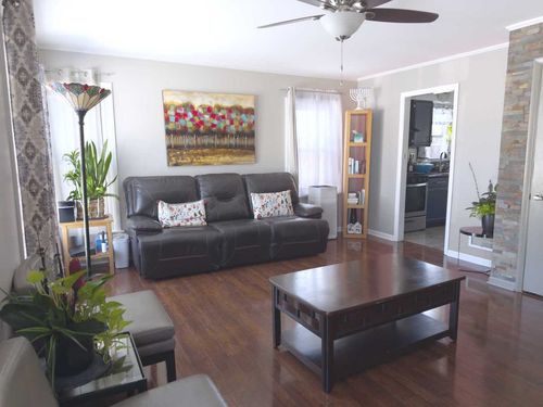 2035 Fargo Ave, Des Plaines, IL, 60018-3121 | Card Image