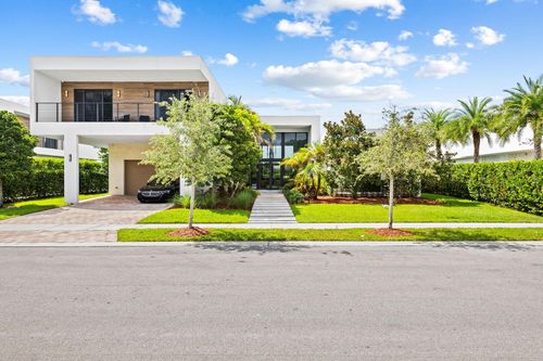 16768 Natures Way, Weston, FL, 33326-1072 | Card Image